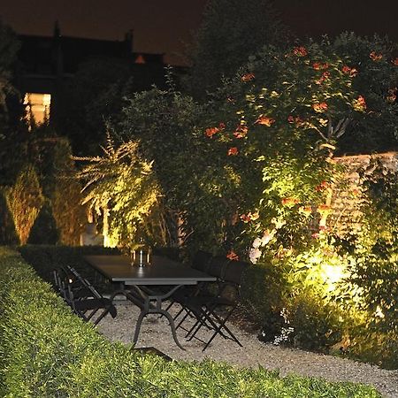 B&B Un Jardin En Ville Saint-Gilles Extérieur photo