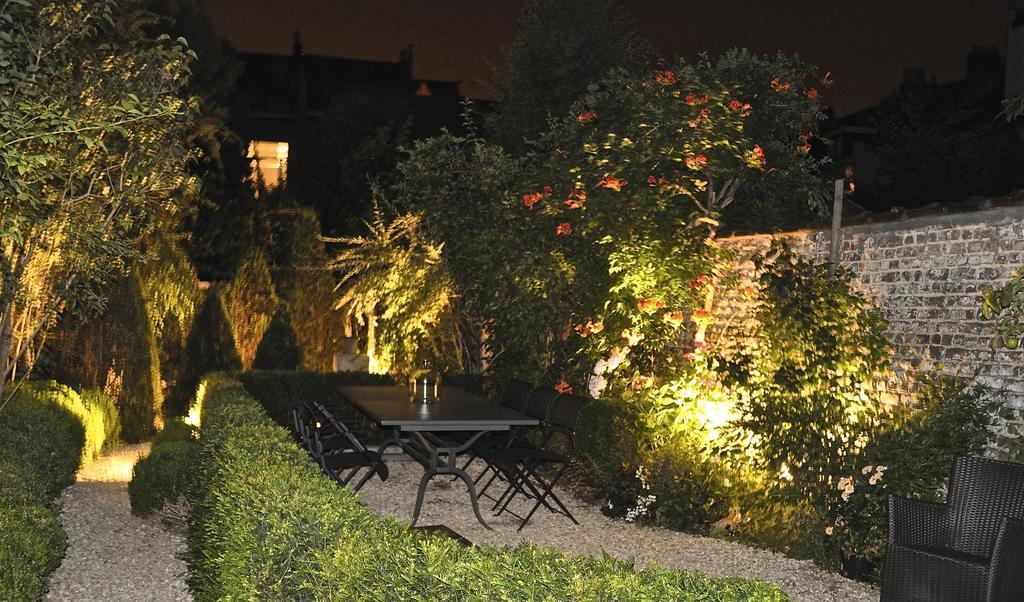 B&B Un Jardin En Ville Saint-Gilles Extérieur photo